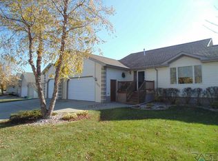 807 Par Tee Dr #2, Hartford, SD 57033