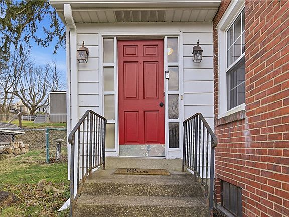 3rd image of 135 Spring Grove Rd