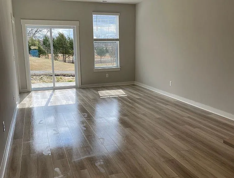 385 Casper Dr — Photo 5