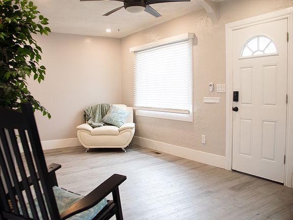 3rd image of 425 Canyon Rd