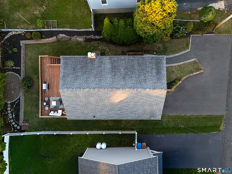 67 Beecher Ave — Photo 2