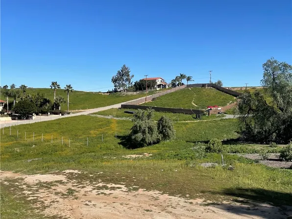 0 Road Runner Rdg #98, Riverside, CA 92503