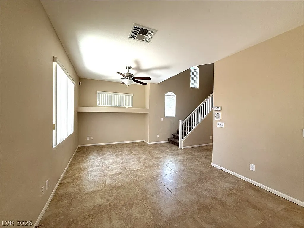 4 bed, 2.5 bath, 1733 sqft, $2,035 — Photo 3