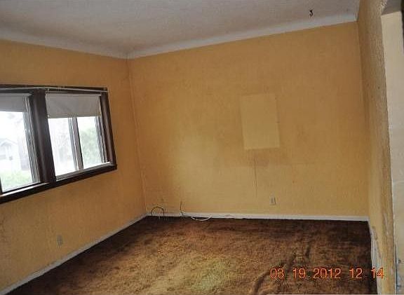 4th image of 819 Buffalo St