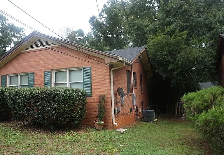 1403 Stephens Dr NE — Photo 18