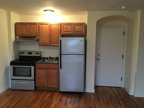 4th image of 7450 N Greenview Ave APT 82