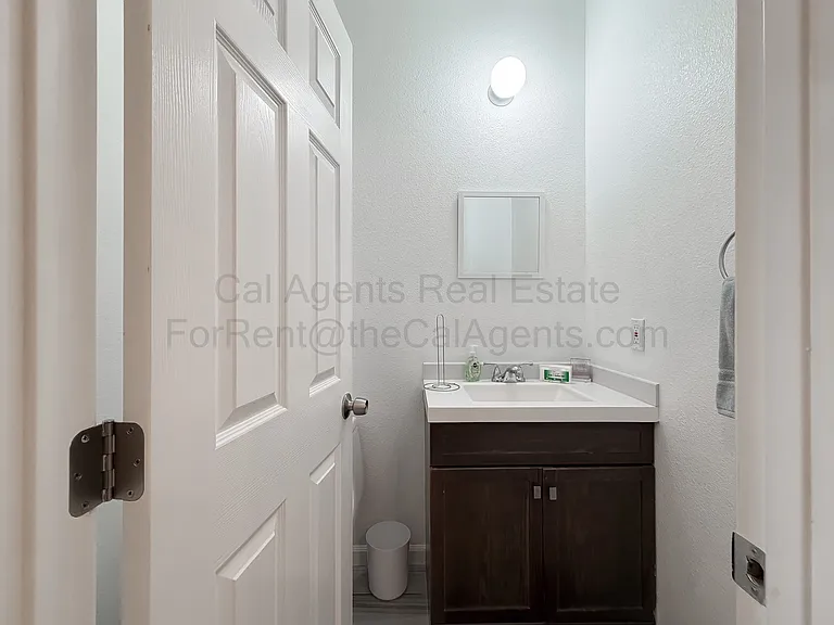 1532 32nd St #1532 — Photo 7