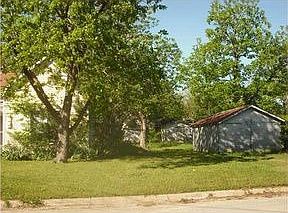 5th image of 601 N Echols St