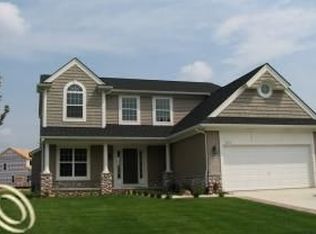 8949 El Dorado Dr, White Lake, MI