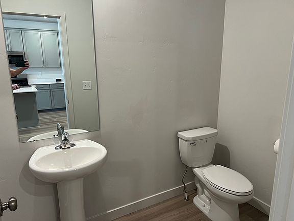 3rd image of 683 S Miller Ave