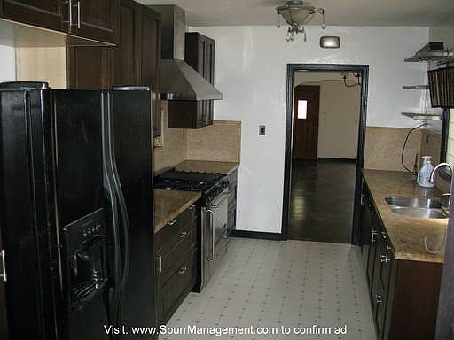 5th image of 2031 Eucalyptus Ave