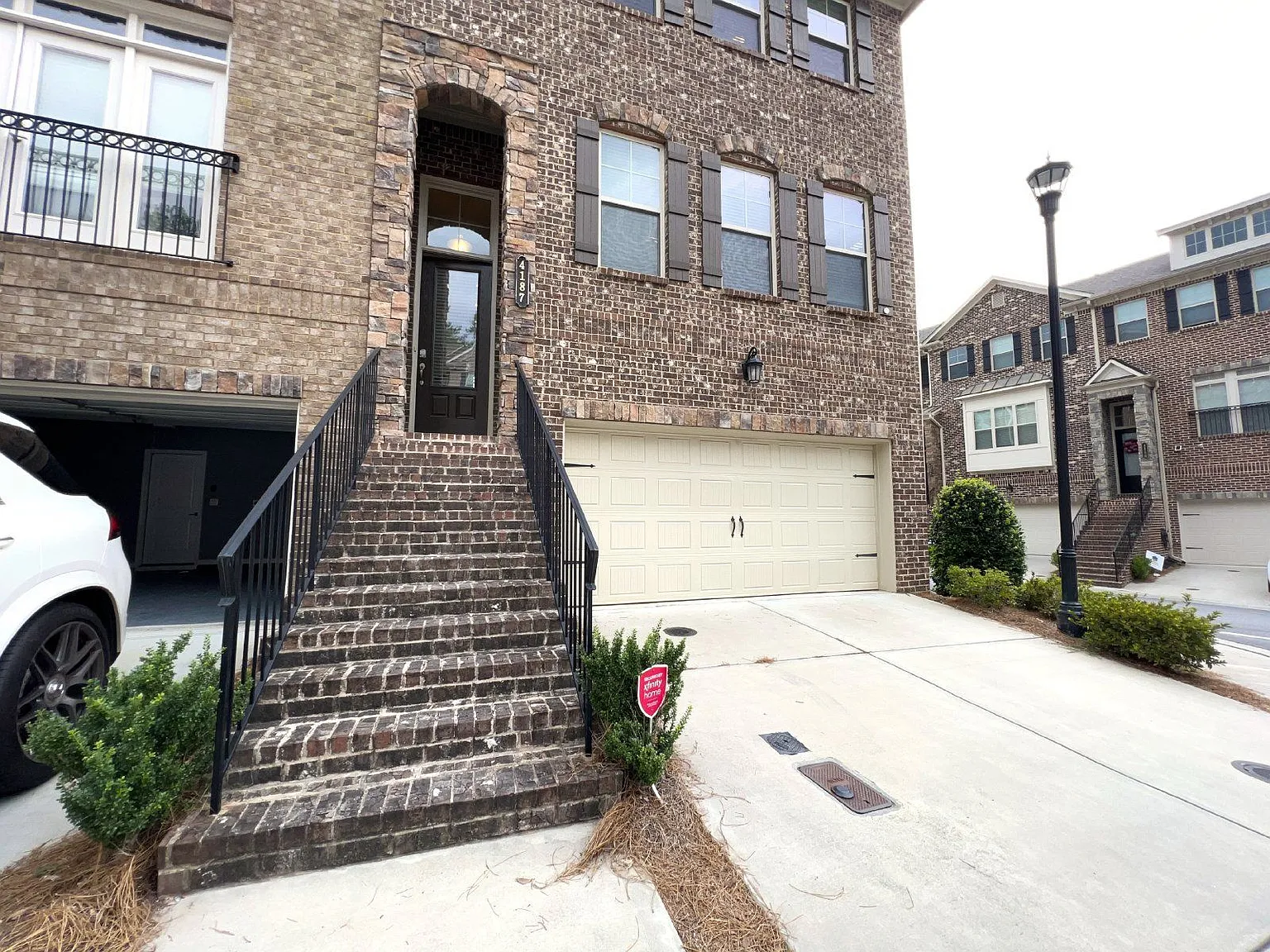 4 bed, 3.5 bath, 2213 sqft, $3,800 — Photo 4