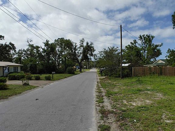 4th image of 1707 Drake Ave