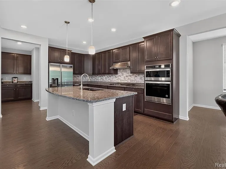 4160 Walcott Dr — Photo 8