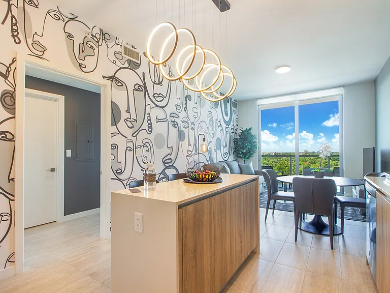 3900 Biscayne Blvd #811 — Photo 6