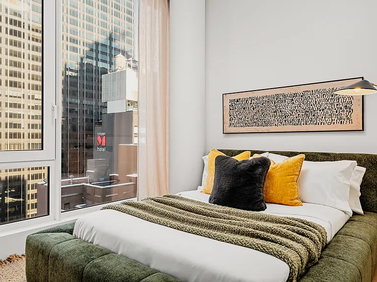 250 W 49th St #2204 — Photo 9