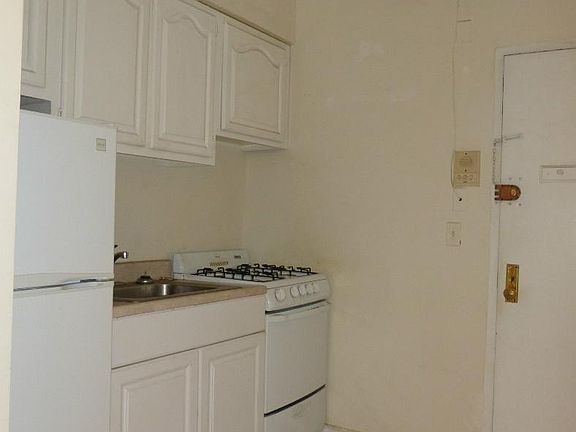 4th image of 560 W End Ave APT 1E