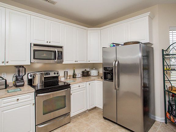 3rd image of 2914 John Cabot Dr
