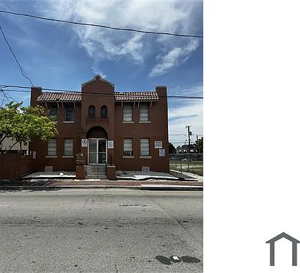 1352 SW 7th St #5