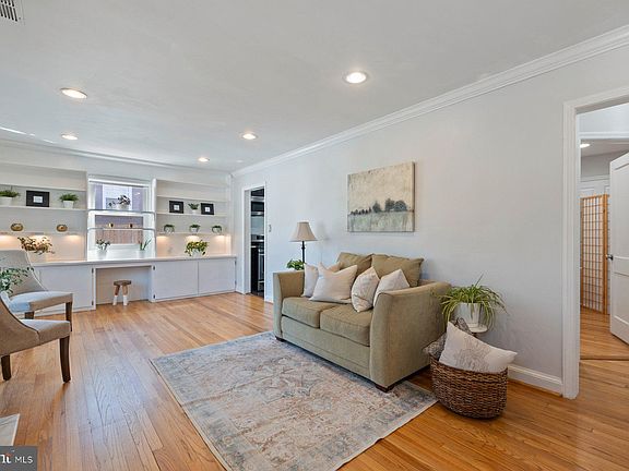 3rd image of 4910 Cushing Dr
