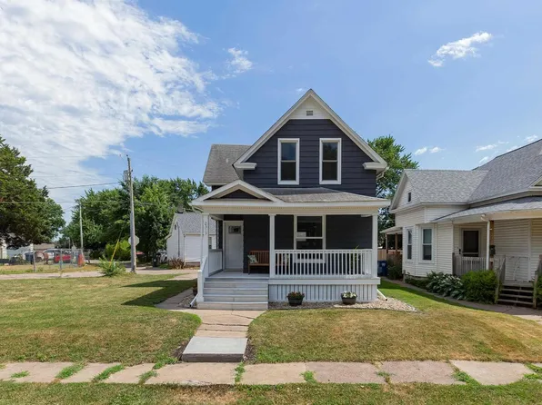 2313 Hobson Ave, Davenport, IA 52802