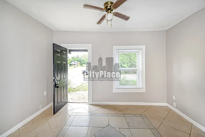 674 S 13th St — Photo 3