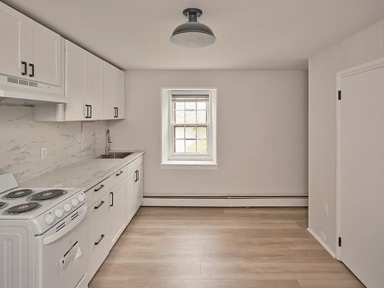 20B W Bridge St #B — Photo 8