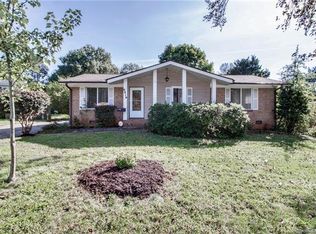 6816 Covecreek Dr, Charlotte, NC 28215