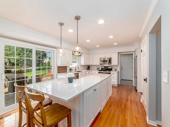 3rd image of 3900 Latour Ct