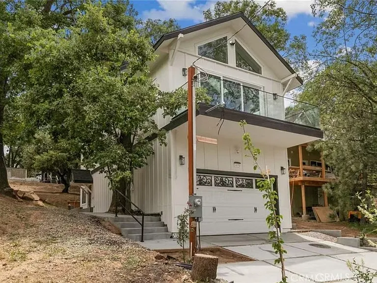 1670 Grass Valley — Photo 16