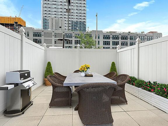 5th image of 4427 Purves St APT 3E