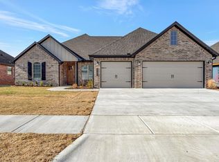 2101 Abbott Ln, Pea Ridge, AR 72751