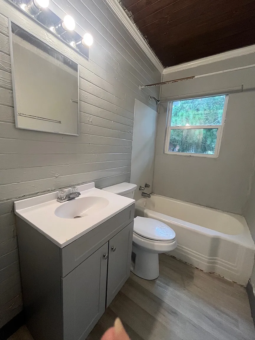 Harding Street 714 South - B — Photo 2