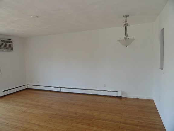 3rd image of 40 Park Ave #21