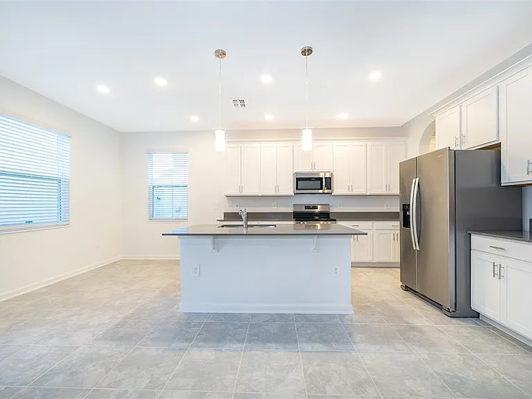2790 Armstrong Ave — Photo 6