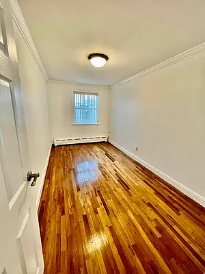 Rented by Venezia Realty Group LLC | media 8