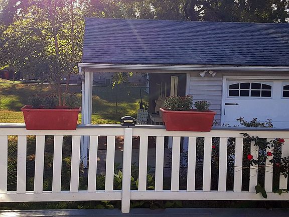 3rd image of 4291 Beechgrove Dr