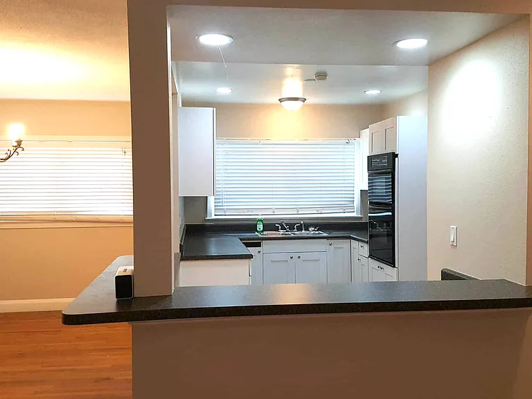 922 26th St W — Photo 18