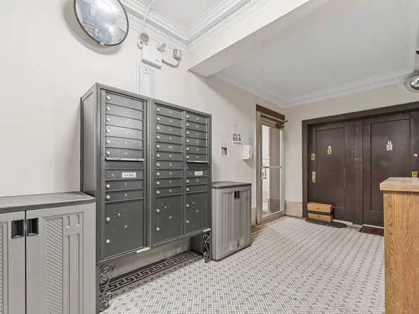 3279 Hull Avenue image 10 of 10