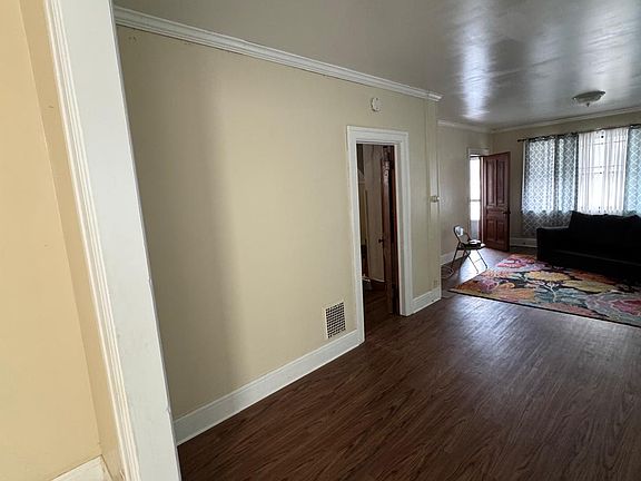 4th image of 874 West Ave Unit 1