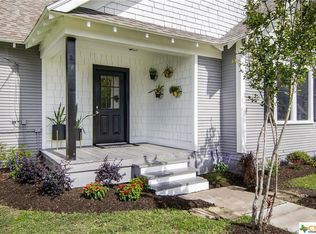 305 N Center St, Weimar, TX 78962