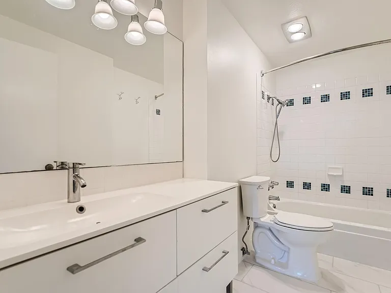 301 22nd Ave E #3A — Photo 7