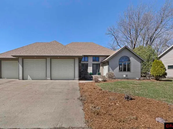 2047 Sundance Ln, North Mankato, MN 56003