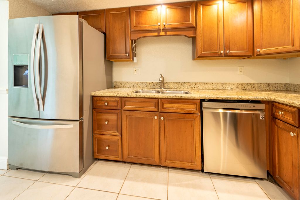 525 N Ocean Boulevard #423, photo 6