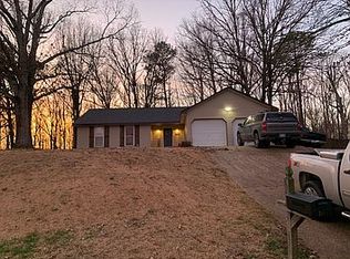 249 New Castle Dr, Florence, AL 35633