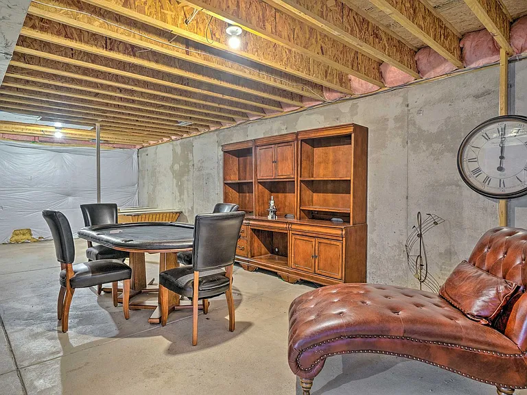 Building's Lounge