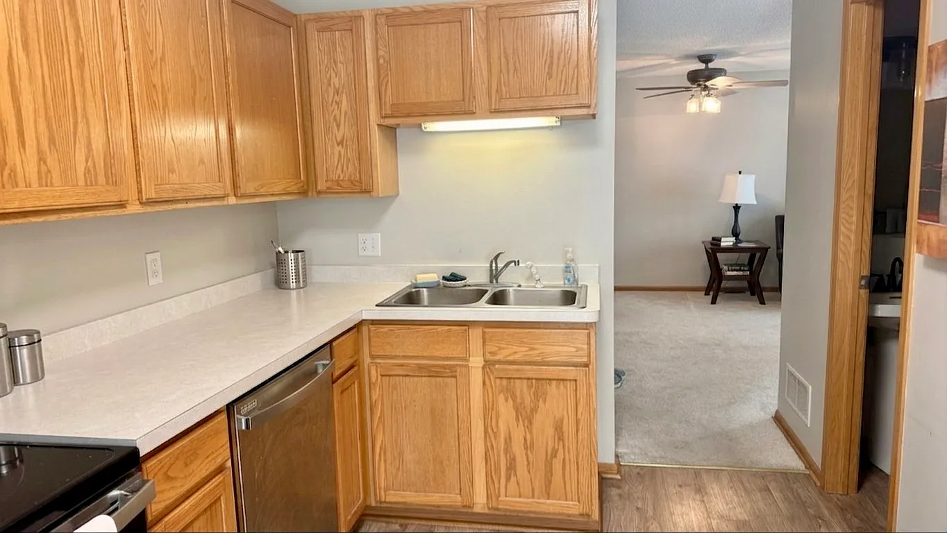 2 bed, 1500 sqft, $3,000 — Photo 4