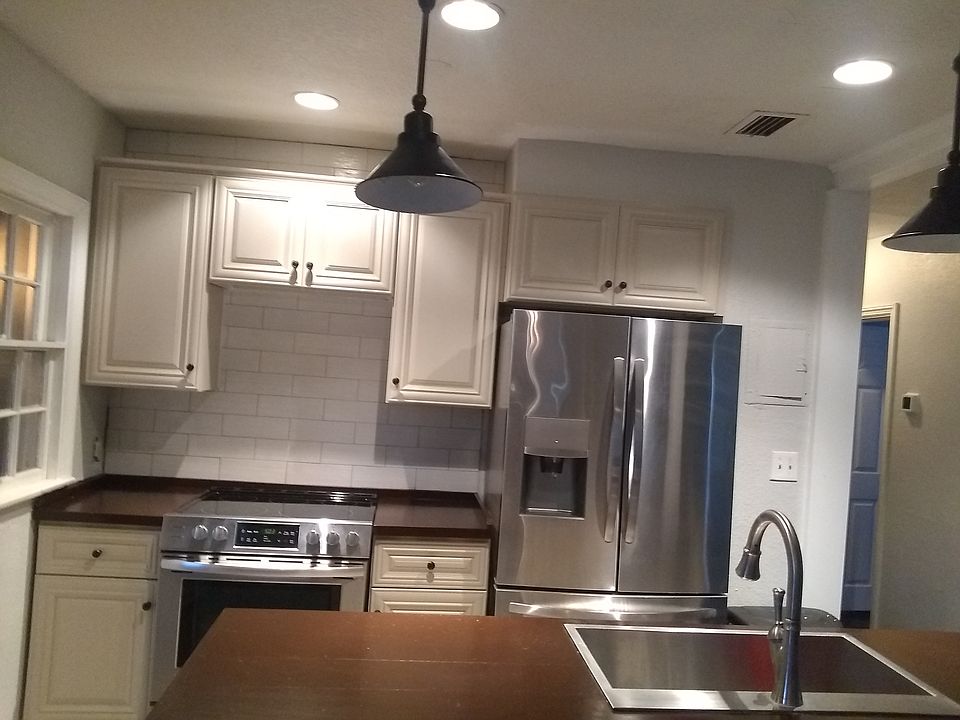 1st image of 2988 Collier Ave