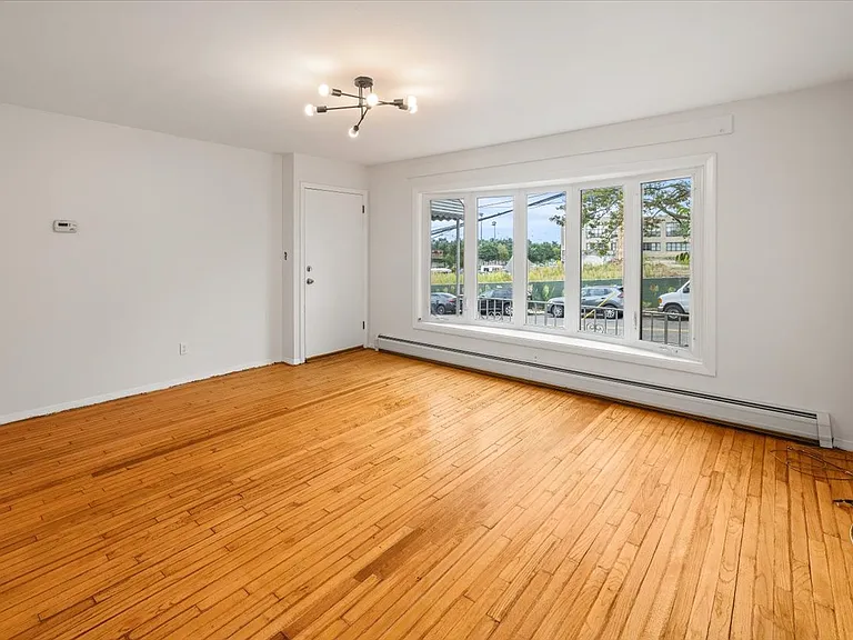 430 Bramhall Ave #A — Photo 12