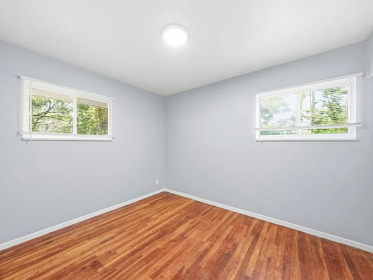 10700 Spring Garden Dr — Photo 24